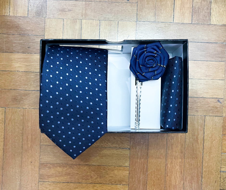 Set de Corbata Azul con Puntos