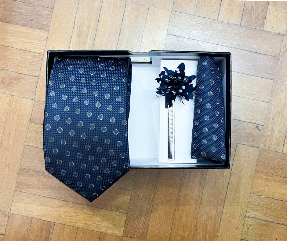 Set de Corbata Azul Marino con Lunares